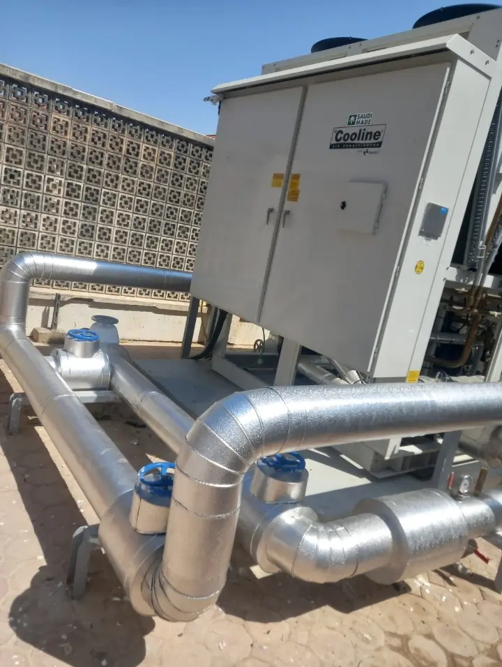Air-cooled chiller with aluminium-cladded chilled water piping, installed by our team